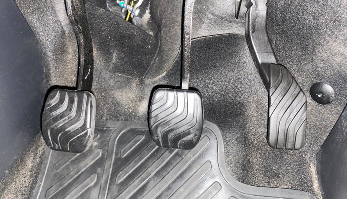 2024 Nissan MAGNITE XV PREMIUM, Petrol, Manual, 12,372 km, Pedals