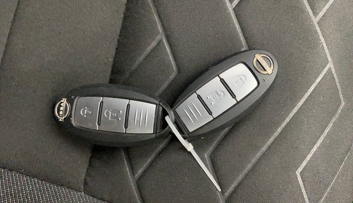 2024 Nissan MAGNITE XV PREMIUM, Petrol, Manual, 12,372 km, Key Close Up