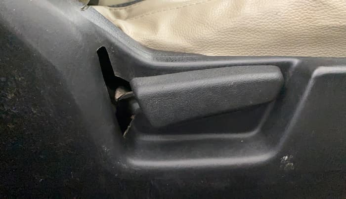 2019 Maruti Alto VXI, Petrol, Manual, 66,530 km, Driver Side Adjustment Panel