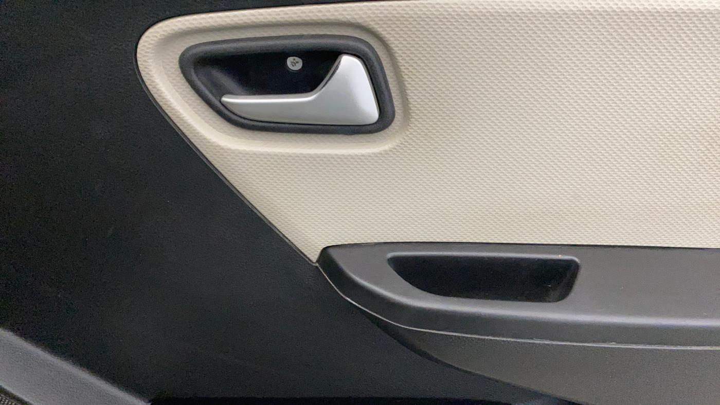 2019 Maruti Alto VXI, Petrol, Manual, 66,530 km, Driver Side Door Panels Control