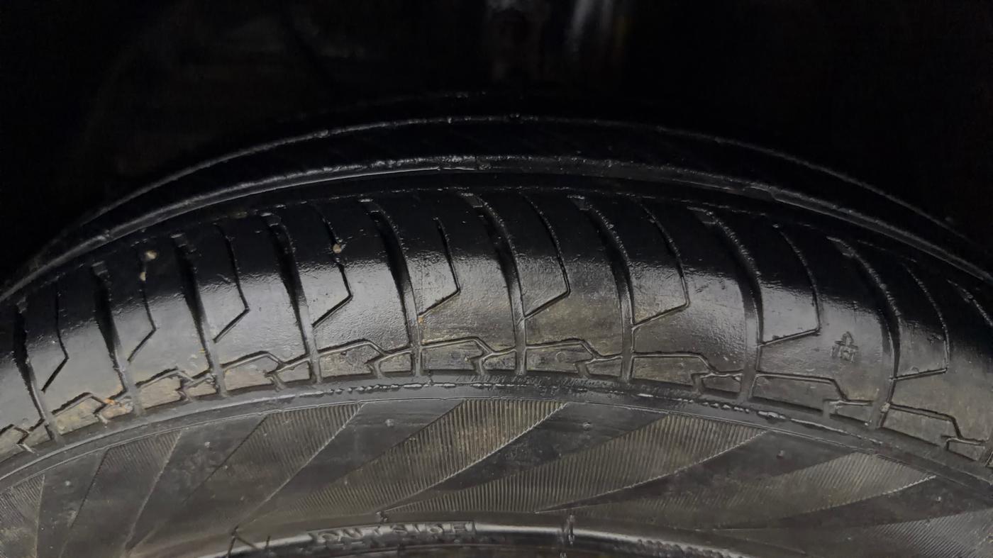 2023 Maruti Swift VXI, Petrol, Manual, 59,011 km, Left Front Tyre Tread