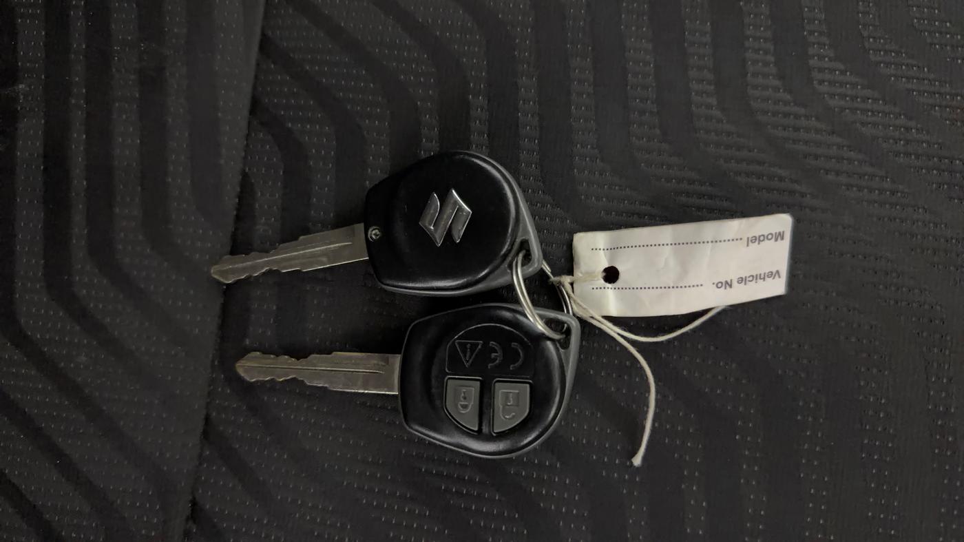 2023 Maruti Swift VXI, Petrol, Manual, 59,011 km, Key Close Up
