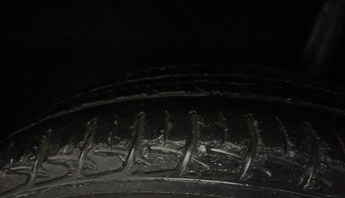 2017 Maruti Baleno DELTA PETROL 1.2, Petrol, Manual, 60,786 km, Left Rear Tyre Tread