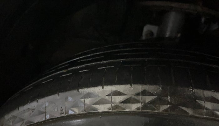 2017 Maruti Baleno DELTA PETROL 1.2, Petrol, Manual, 60,786 km, Left Front Tyre Tread