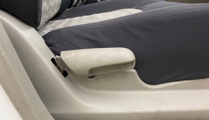 2014 Maruti Celerio ZXI, Petrol, Manual, 84,243 km, Driver Side Adjustment Panel