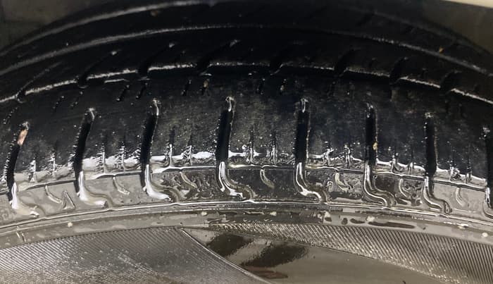 2014 Maruti Celerio ZXI, Petrol, Manual, 84,243 km, Left Front Tyre Tread