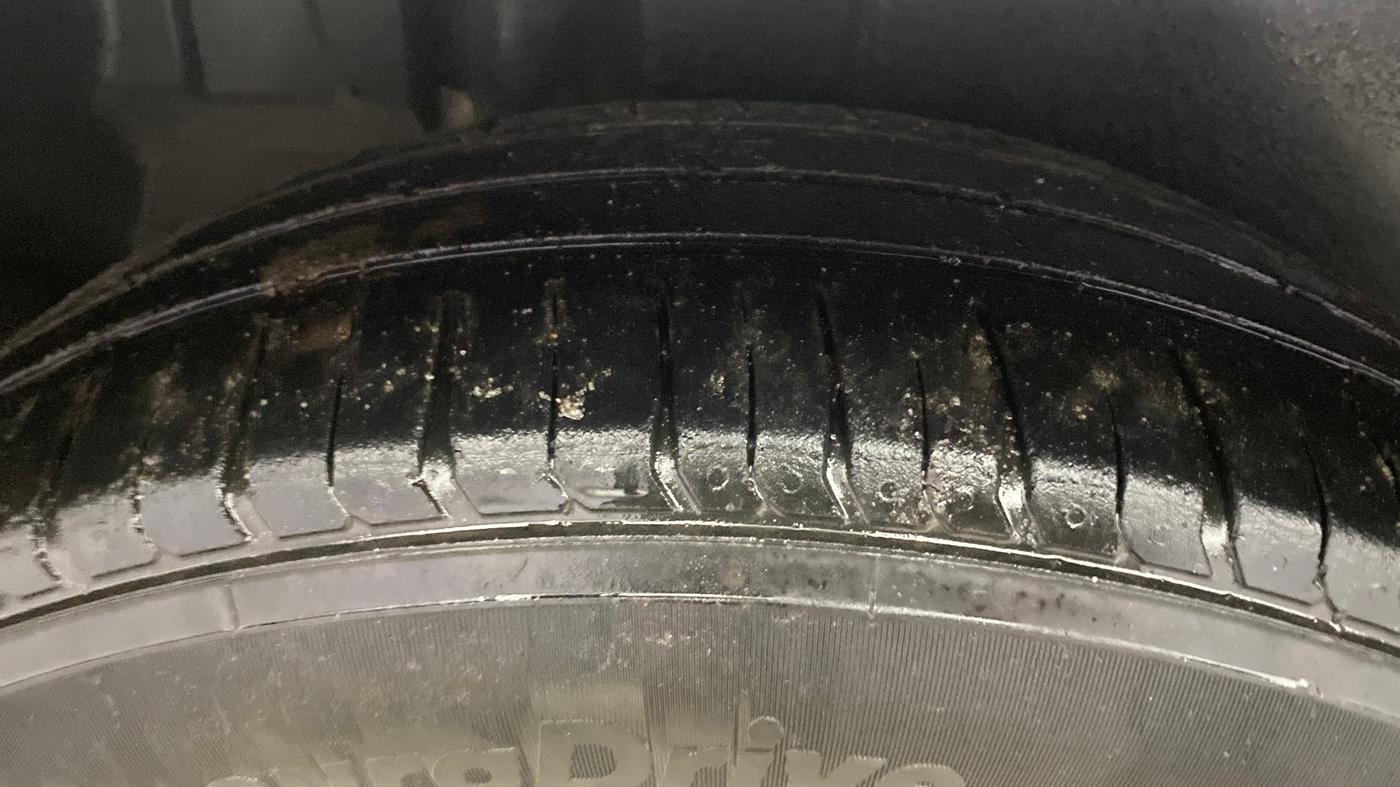 2015 Maruti Ertiga VXI, Petrol, Manual, 76,659 km, Right Rear Tyre Tread