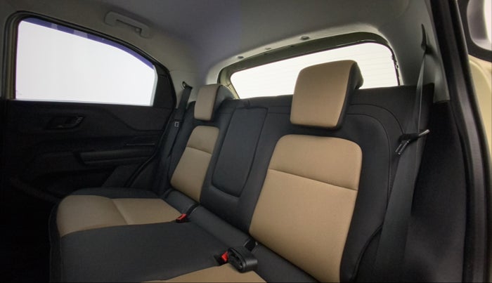2022 Tata PUNCH CREATIVE 1.2 MT KAZIRANGA EDITION , Petrol, Manual, 31,513 km, Right Side Rear Door Cabin
