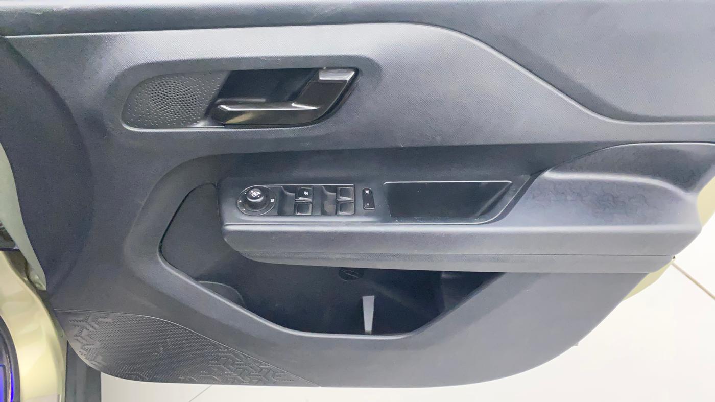 2022 Tata PUNCH CREATIVE 1.2 MT KAZIRANGA EDITION , Petrol, Manual, 31,513 km, Driver Side Door Panels Control