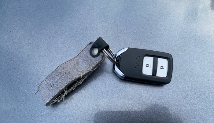 2018 Honda WR-V 1.5L I-DTEC VX MT, Diesel, Manual, 1,24,180 km, Key Close Up