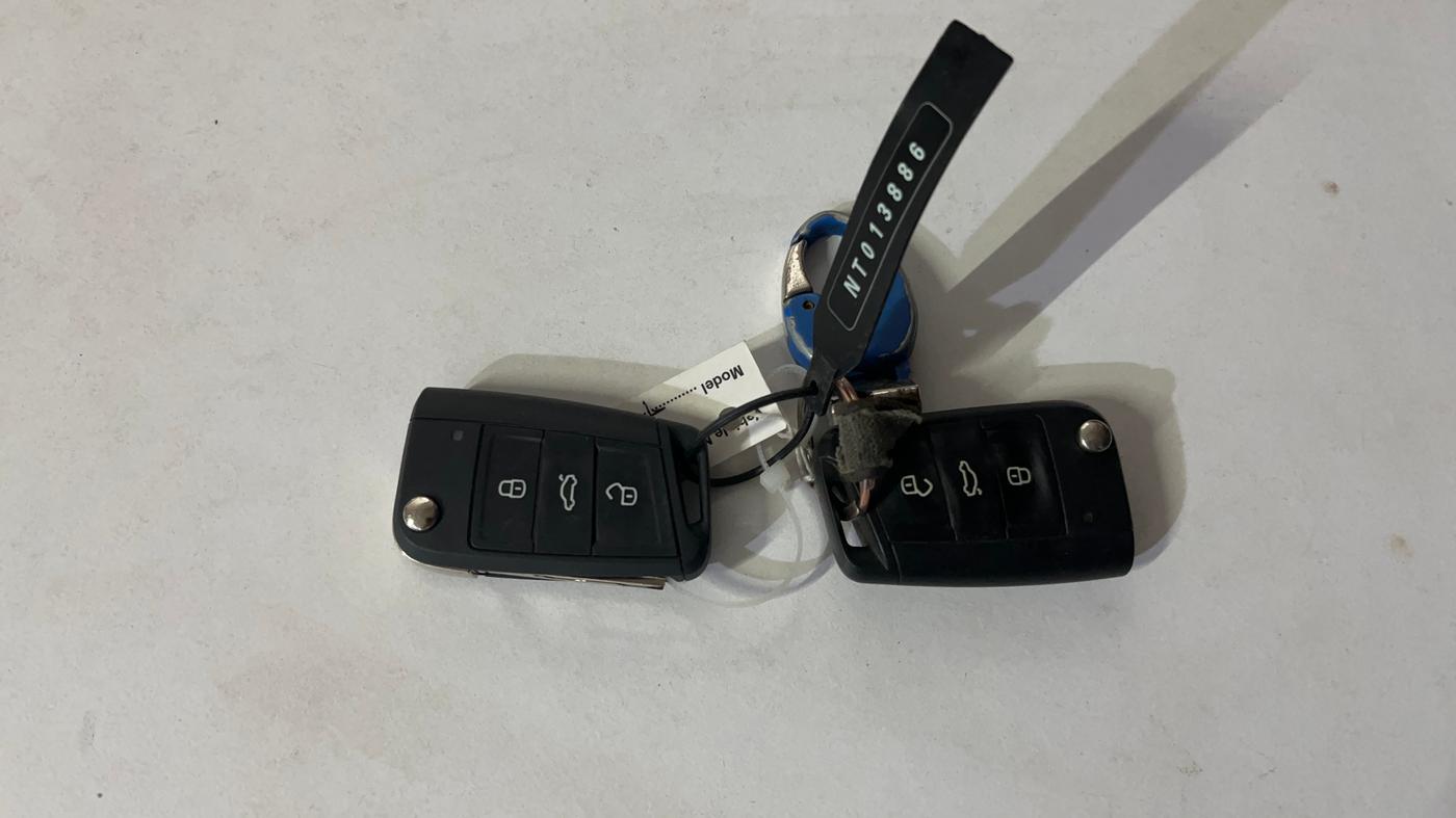 2022 Volkswagen TAIGUN HIGHLINE 1.0 TSI AT, Petrol, Automatic, 17,892 km, Key Close Up