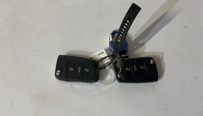 2022 Volkswagen TAIGUN HIGHLINE 1.0 TSI AT, Petrol, Automatic, 17,892 km, Key Close Up