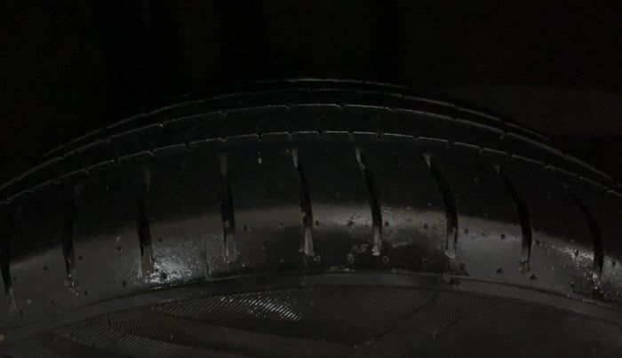 2022 Volkswagen TAIGUN HIGHLINE 1.0 TSI AT, Petrol, Automatic, 17,892 km, Right Rear Tyre Tread