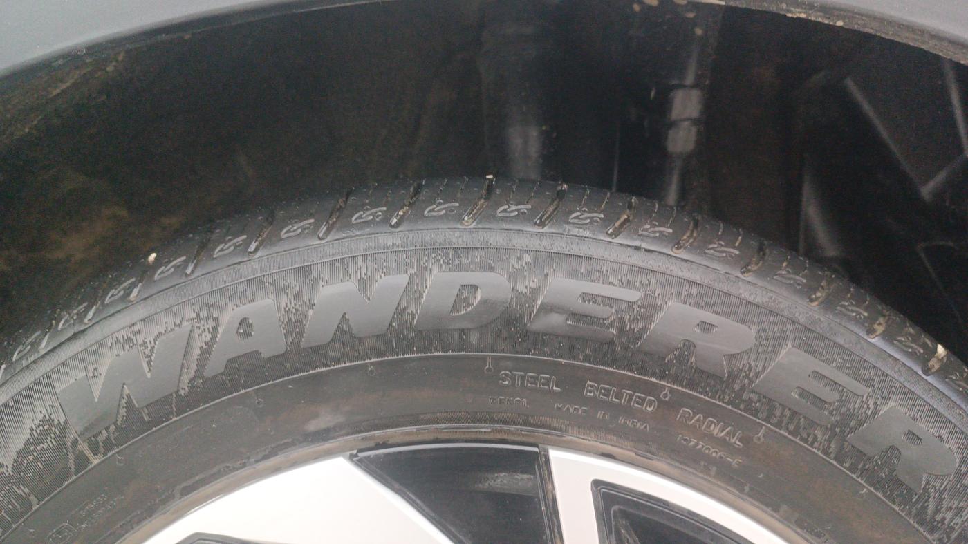 2025 KIA SONET HTK (O) 1.2 Petrol MT, Petrol, Manual, 3,106 km, Left Front Tyre Tread