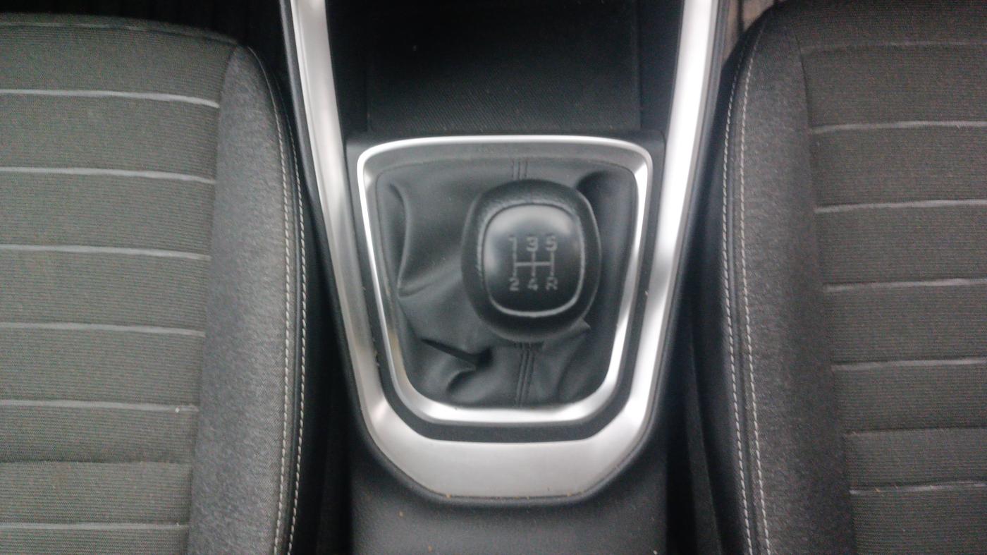 2025 KIA SONET HTK (O) 1.2 Petrol MT, Petrol, Manual, 3,106 km, Gear Lever