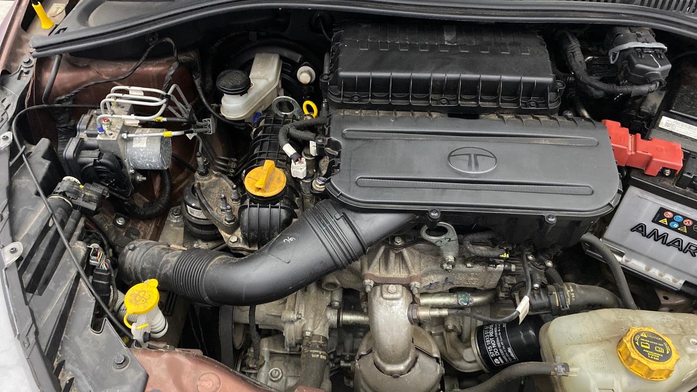 2025 Tata Tiago XZA, Petrol, Automatic, 13,183 km, Engine View - Right