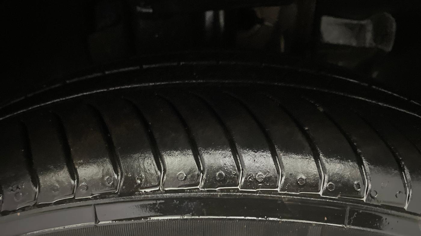 2025 Tata Tiago XZA, Petrol, Automatic, 13,183 km, Right Front Tyre Tread