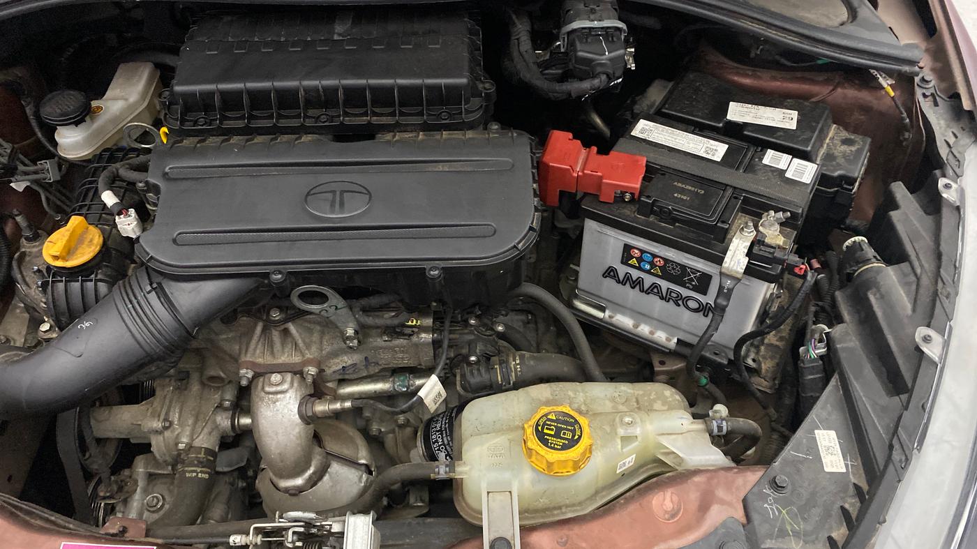 2025 Tata Tiago XZA, Petrol, Automatic, 13,183 km, Engine View - Left