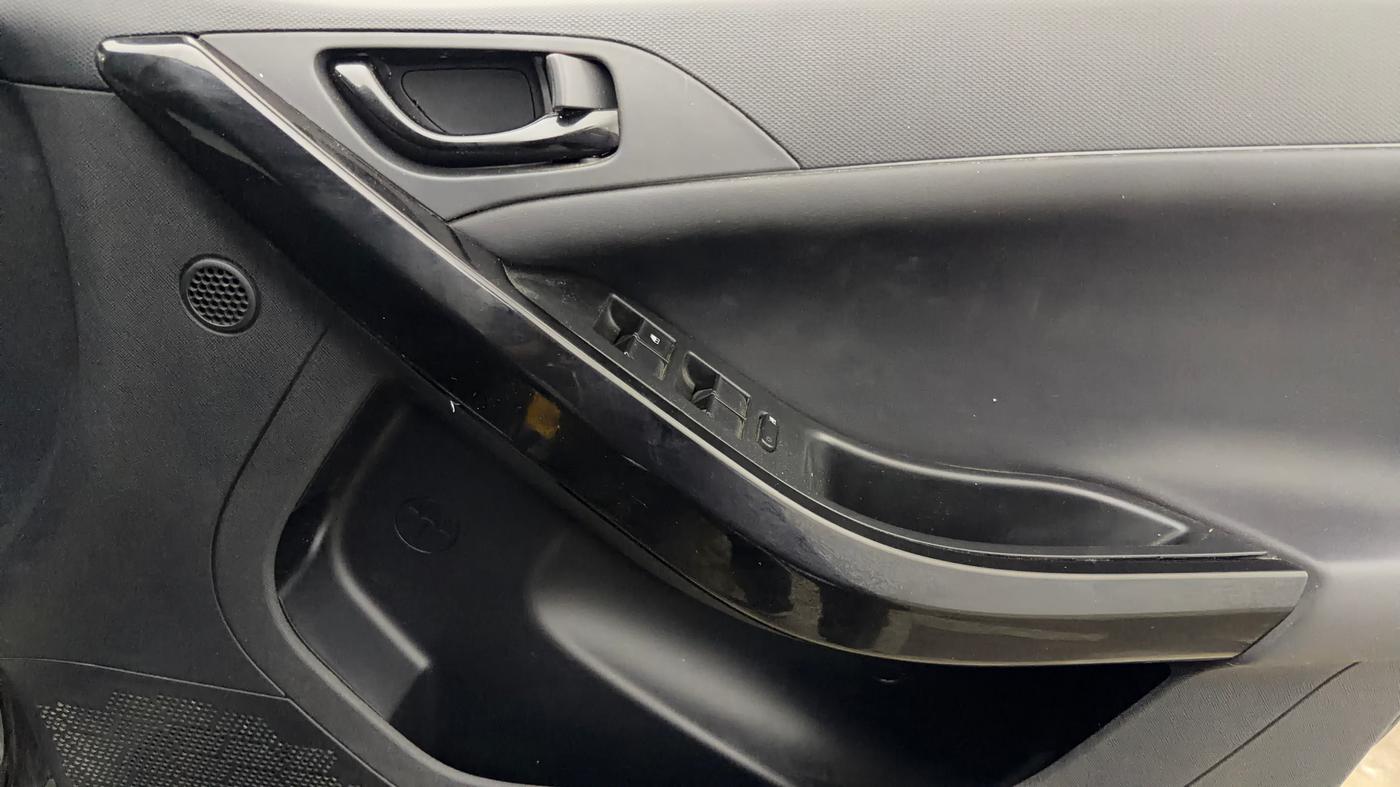 2024 Tata NEXON Fearless Plus S 1.2 Revotron 7DCA Dark Edition, Petrol, Automatic, 8,109 km, Driver Side Door Panels Control
