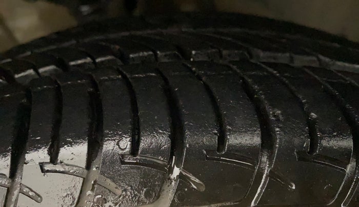 2022 Maruti New Wagon-R VXI (O) 1.0 AMT , Petrol, Automatic, 14,338 km, Right Front Tyre Tread