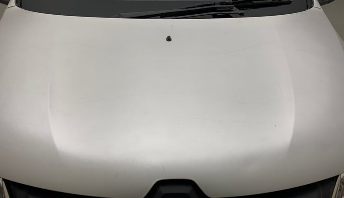 2017 Renault Kwid RXT 1.0 AMT, Petrol, Automatic, 76,813 km, Bonnet (hood) - Slightly dented