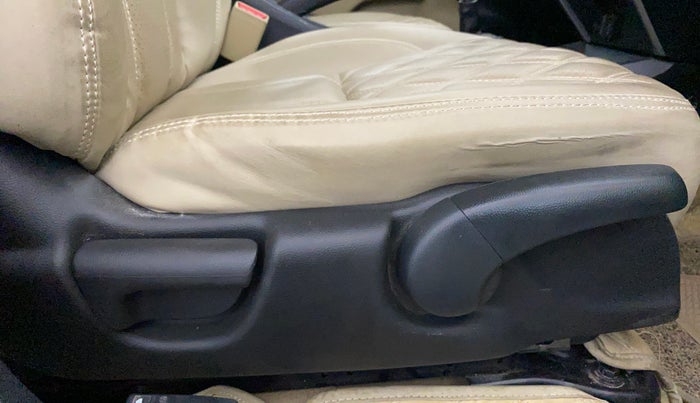 2022 Honda City 1.5L I-VTEC V MT 5TH GEN, Petrol, Manual, 9,618 km, Driver Side Adjustment Panel