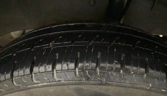 2017 Renault Kwid RXL 1.0, Petrol, Manual, 28,839 km, Left Rear Tyre Tread