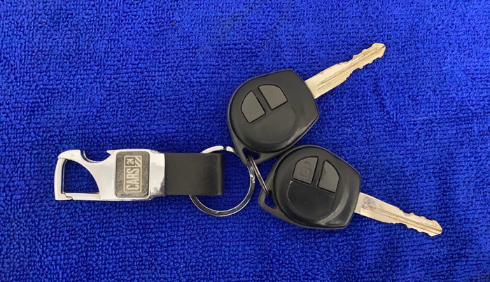 2015 Maruti Swift Dzire VXI, Petrol, Manual, 84,708 km, Key Close Up