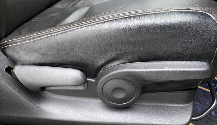 2018 Maruti S Cross ALPHA SHVS, Diesel, Manual, 73,129 km, Driver Side Adjustment Panel