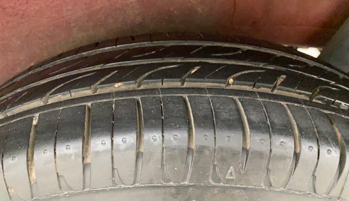 2011 Maruti Wagon R 1.0 VXI, Petrol, Manual, 1,16,570 km, Left Rear Tyre Tread