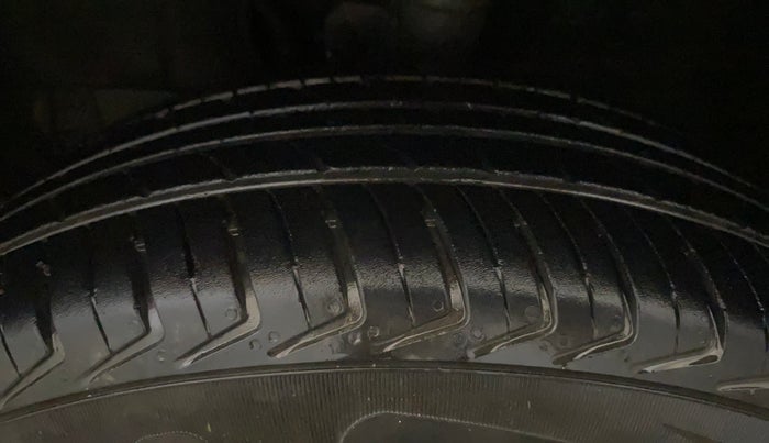 2019 Maruti New Wagon-R LXI CNG 1.0, CNG, Manual, 78,357 km, Left Front Tyre Tread