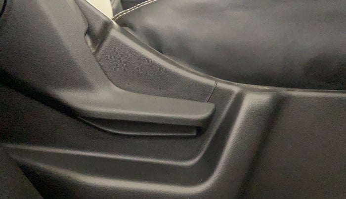 2019 Maruti New Wagon-R LXI CNG 1.0, CNG, Manual, 78,357 km, Driver Side Adjustment Panel