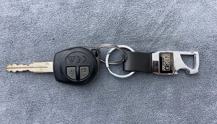 2018 Maruti Swift VXI D, Petrol, Manual, 79,347 km, Key Close Up