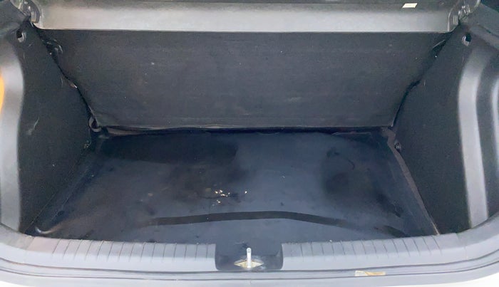 2017 Hyundai i20 Active 1.2 S, Petrol, Manual, 56,034 km, Boot Inside View