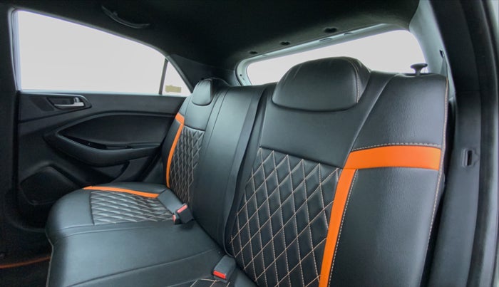 2017 Hyundai i20 Active 1.2 S, Petrol, Manual, 56,034 km, Right Side Door Cabin View