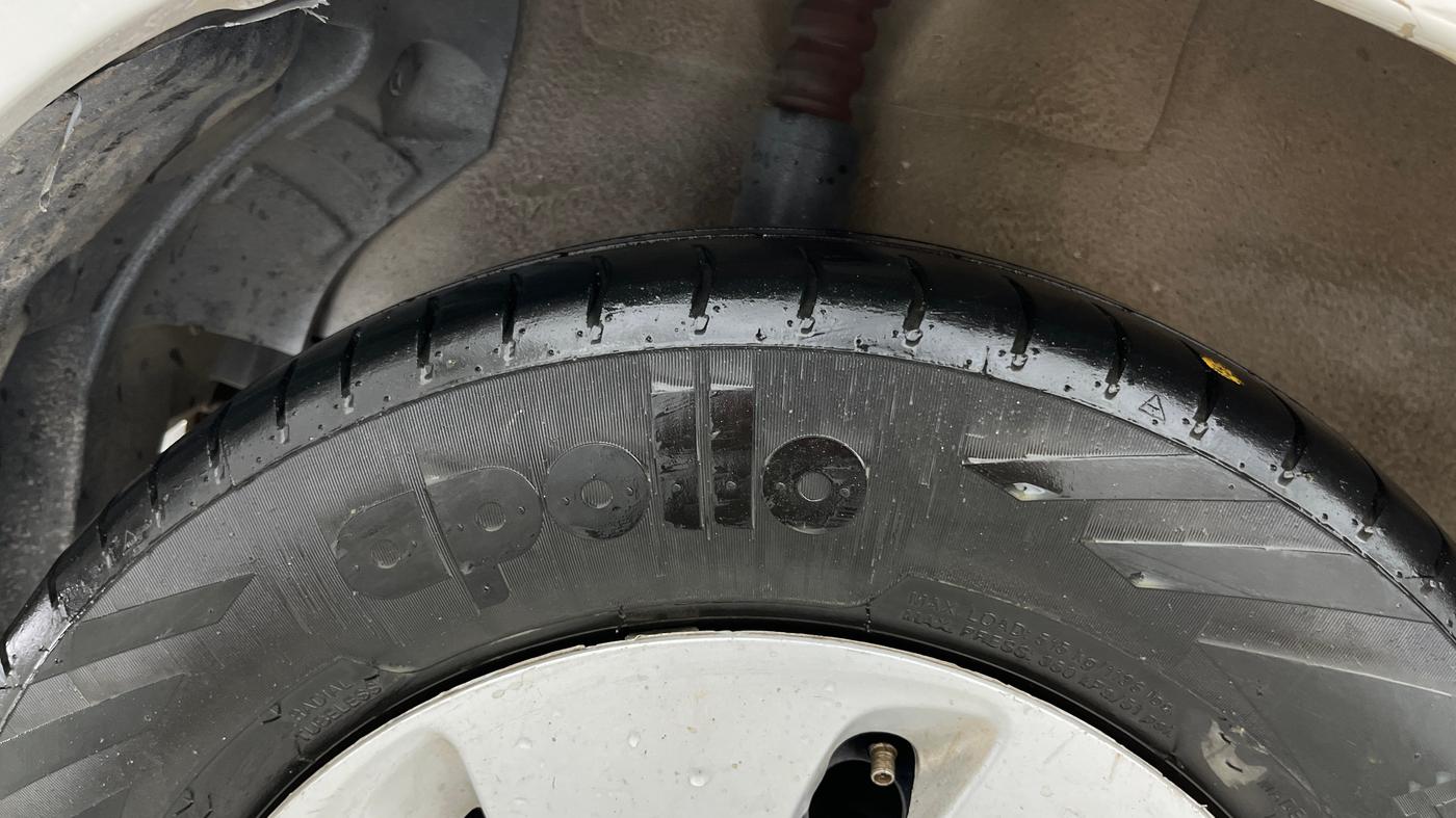 2013 Maruti Ritz VXI, Petrol, Manual, 1,10,681 km, Right Rear Tyre Tread