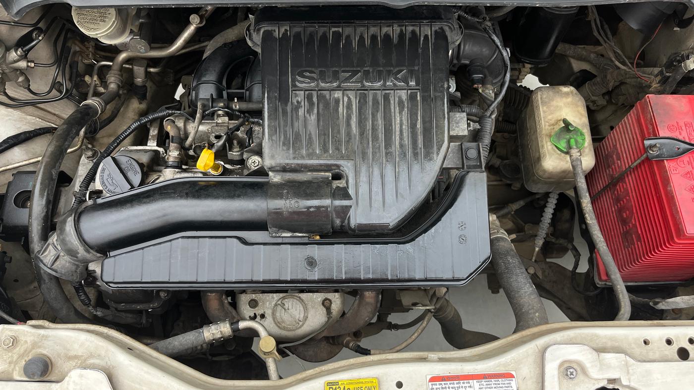 2013 Maruti Ritz VXI, Petrol, Manual, 1,10,681 km, Engine View