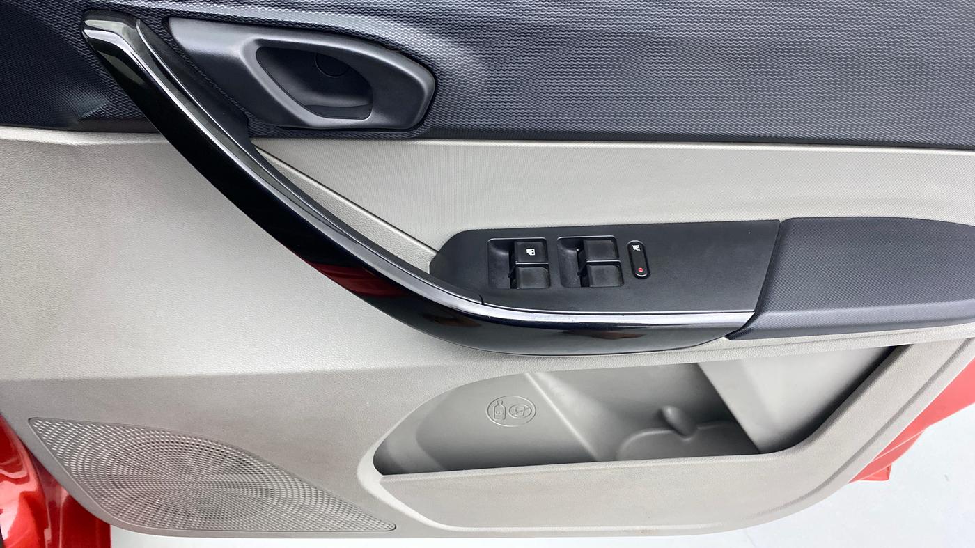 2019 Tata Tiago XTA 1.2 PETROL, Petrol, Automatic, 7,727 km, Driver Side Door Panels Control