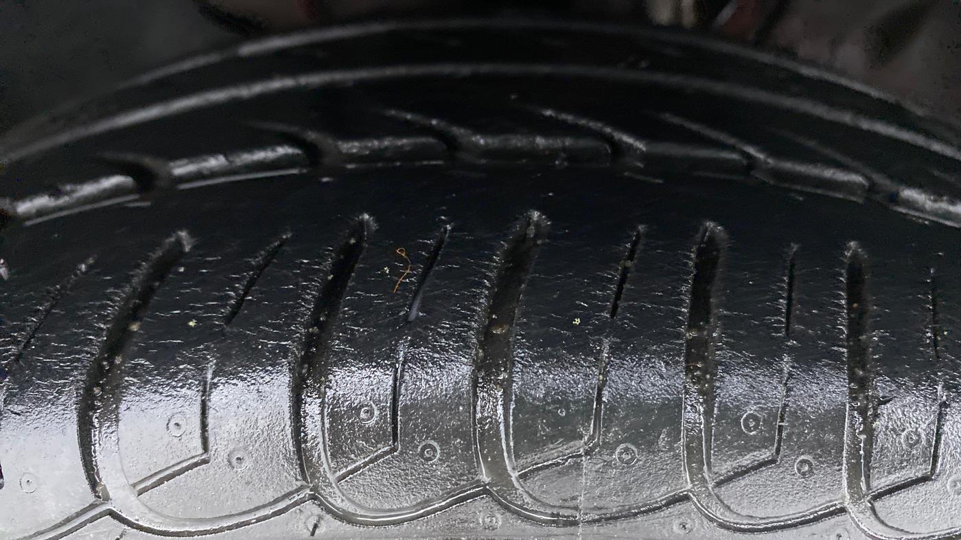 2019 Tata Tiago XTA 1.2 PETROL, Petrol, Automatic, 7,727 km, Right Front Tyre Tread