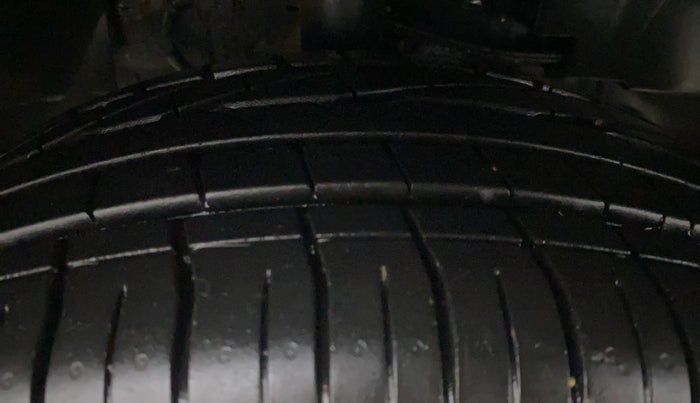 2023 Tata NEXON XZA PLUS SUNROOF PETROL, Petrol, Automatic, 6,087 km, Right Front Tyre Tread