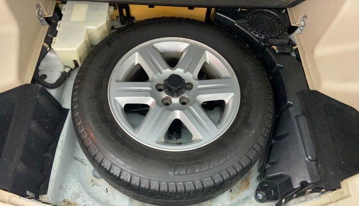 2014 Landrover Freelander 2 TD4 SE, Diesel, Automatic, 1,18,526 km, Spare Tyre