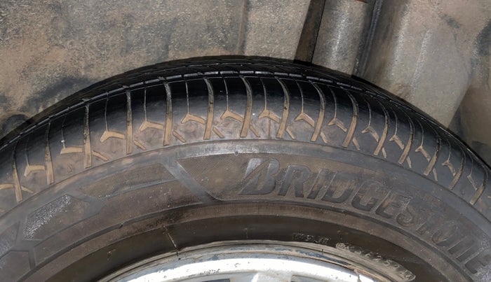 2016 Maruti Swift VXI, Petrol, Manual, 51,772 km, Left Rear Tyre Tread