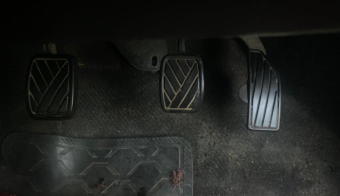 2016 Maruti Swift VXI, Petrol, Manual, 51,772 km, Pedals