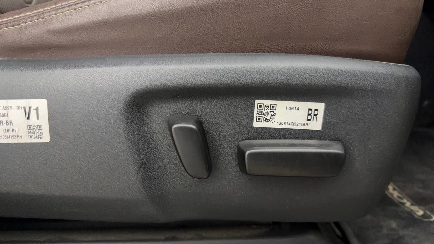 2024 Toyota INNOVA HYCROSS ZX HYBRID 7 STR, Hybrid, Automatic, 29,382 km, Driver Side Adjustment Panel