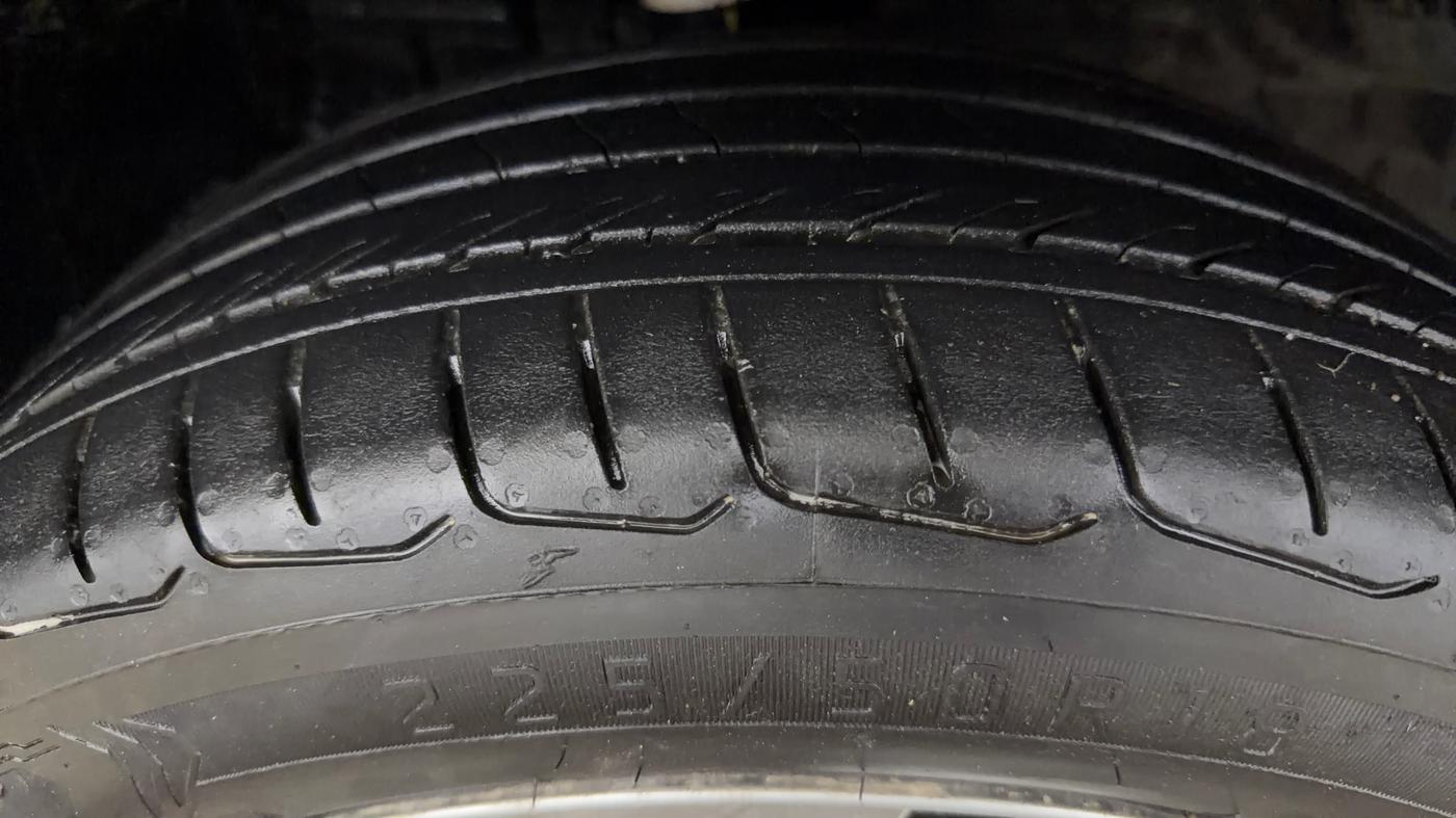 2024 Toyota INNOVA HYCROSS ZX HYBRID 7 STR, Hybrid, Automatic, 29,382 km, Right Front Tyre Tread