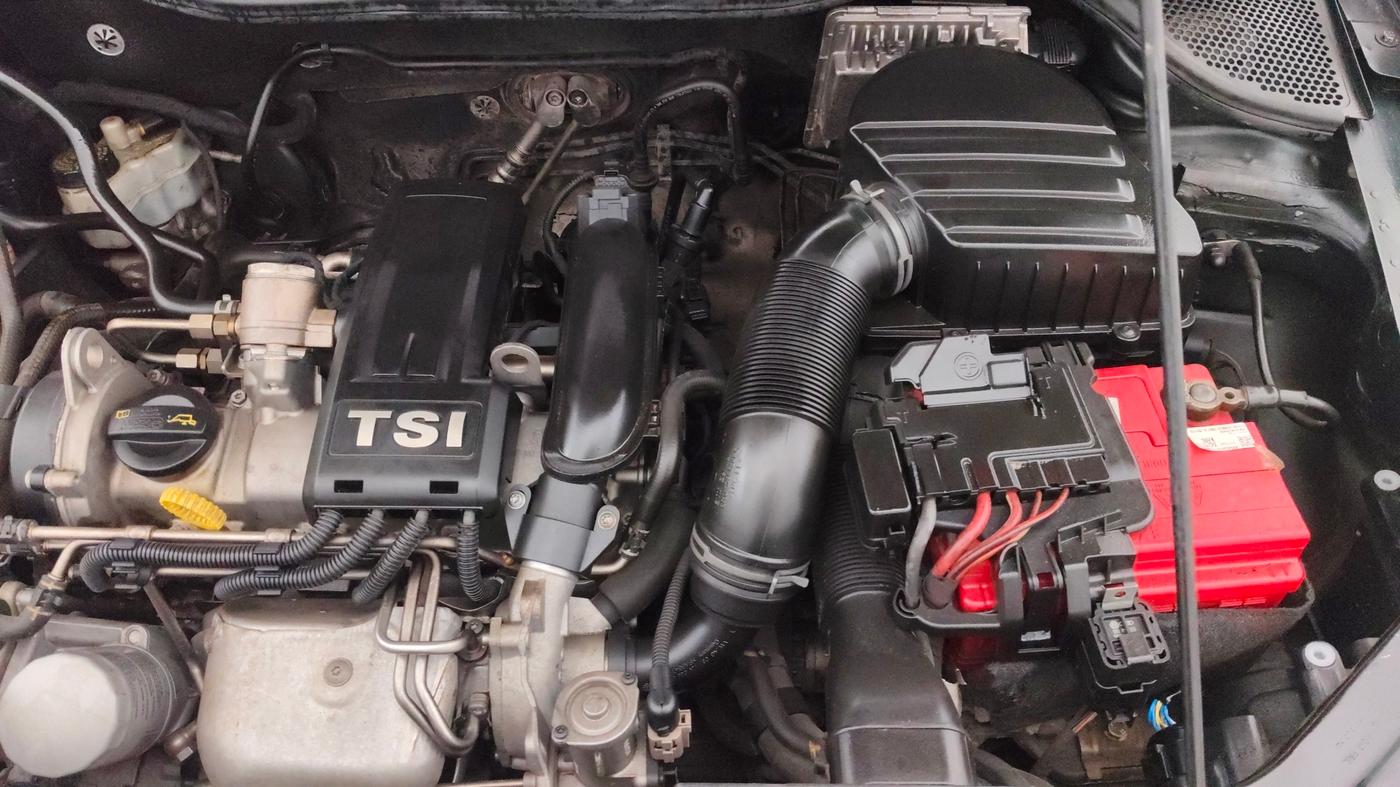 2019 Volkswagen Vento 1.2 TSI HIGHLINE PLUS AT, Petrol, Automatic, 1,16,810 km, Engine View - Left