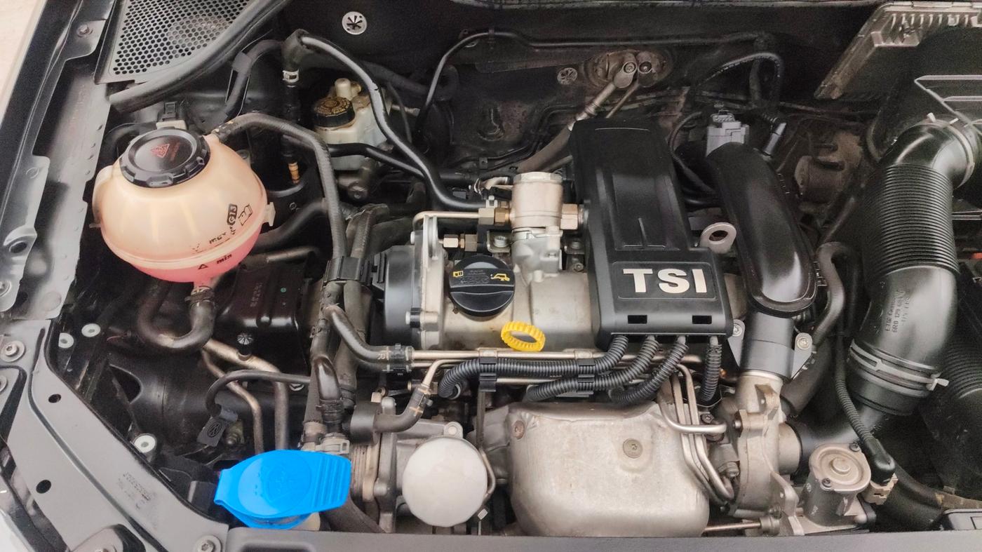2019 Volkswagen Vento 1.2 TSI HIGHLINE PLUS AT, Petrol, Automatic, 1,16,810 km, Engine View - Right