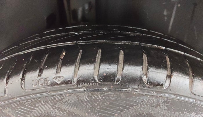 2019 Volkswagen Vento 1.2 TSI HIGHLINE PLUS AT, Petrol, Automatic, 1,16,810 km, Right Rear Tyre Tread