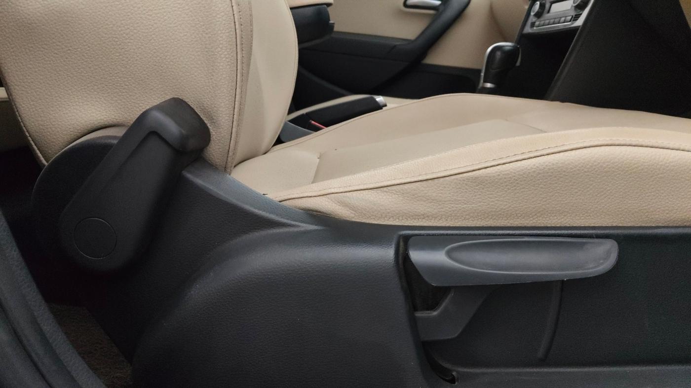 2019 Volkswagen Vento 1.2 TSI HIGHLINE PLUS AT, Petrol, Automatic, 1,16,810 km, Driver Side Adjustment Panel