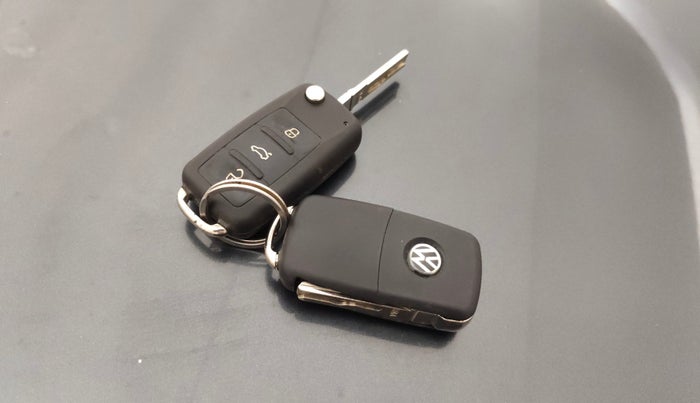 2019 Volkswagen Vento 1.2 TSI HIGHLINE PLUS AT, Petrol, Automatic, 1,16,810 km, Key Close Up